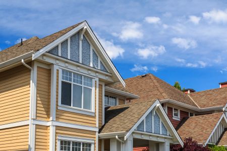 Soft washing vs pressure washing for coastal homes whats safest for siding